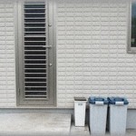 【衝撃】我が家の左斜め前に住んでいるA夫婦の奥様は身綺麗でおしゃれ。GWに義母が「留守のはずのAさん宅の勝手口のドアが開いている」と言い出した。