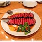 【超メシウマ旦那】うちの旦那は超絶メシウマ。同じレシピで作っても私のとはまるで味が違う。そのことは理解しているけど最近子供たちが露骨に旦那の料理だけを食べたりするのでそれとなく注意したんだけど効果は無く、結局私は料理スト突入。はぁ…私大人気ないよなぁ…。