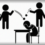 【イジメ】小学校の三年の時にかなりひどいいじめを受けていた。ベランダから飛び降りろの命令があって限界の私は飛び降りた。流石に学校で問題になりじめっこのリーダーが怒られたと夏休み明けに更なるいじめにあったがその時私は初めてキレた。