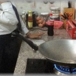 【義兄嫁】義実家で台所を手伝っていても義兄嫁は飲んで食べて過ごしてる。私「手伝ってください」義兄嫁「他人様の台所には入れませーーーん」