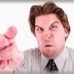 【スカッとする話】自分がミスをすると親のことまでだして罵倒する上司。誰にでも何回でも同じことを言う。そんな時若いパートの女性が入ってきた。その女性はすぐに仕事を覚えミスもないし上司にもかわいがられていた。しかし彼女がミスをしてしまった。そして彼女にも親まで出して罵倒。その罵倒に対して彼女が言った・・・。