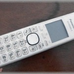 【トメヨメ】俺と嫁がメシ食ってる時に電話があり嫁が取った。すると子機をテーブルに持ってきてハンズフリーをポチ。俺母「ちょっと、聞いてるの？」