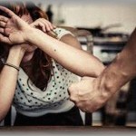 【義弟】結婚して旦那の実家で義両親、義弟と私たち夫婦の５人暮らすことになった。家事はすべて私がすることになりしかも義両親からはDVを受けていた。義弟はDVを受けている私をいつも無視していたし、ちょっと気味が悪いと思うところもあった。そんな生活が一年続いたある日義弟と二人きりになる時があった。そのとき義弟の部屋に呼ばれた。