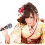 【祝ってやる】すれ違いざまに嫌味言われたり、お土産私の分だけなかったりという地味な嫌がらせをしてきていた兄嫁。そんな兄嫁の結婚式で私が余興で歌を歌うことになっていると前日に発覚した。しかも私が歌えないであろう曲目まで指定されてた。これも嫌がらせの一種だと悟った私は曲を差し替えてもらった。その曲とは…。