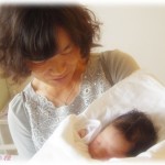 【衝撃体験】産休に入っていた同僚が出産して、生んだその日に職場に連絡をくれた。翌日「生まれたてだけど顔がしっかりしていて云々」とハイテンションで話す上司。…えっ、まさか…。