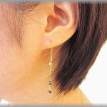 【義実家】義実家に行く度に服装に文句をつけるトメ＆コトメ。文句だけならともかく、身につけてるアクセサリーやバッグまで奪い取る。私「本当にやめてください！ピアスもネックレスもバッグもストールも！夫さんからのプレゼントなんです！」