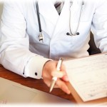 【ムカつく話】不動産屋にうちの職業と職場ばらされた。小児科医なんだけど、前住んでた所では突撃されまくって大変だったから引っ越したっていうのに、また同じ状態になったらどうしてくれんだよ…。ちなみに突撃された内容は…。