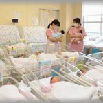 【修羅場】切迫早産のため入院した従姉が無事出産をして４人部屋にいた。その病室には従姉より先に生んだ若い人が隣にいて旦那さんは毎日見舞いに来てはイチャイチャしていてとても仲がいい感じ。退院間際で理由はわからないがその人は個室に移ったらしい。その若い人が病室を移った翌日従姉に信じられないことが起こった。