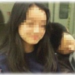 【キモイ】通勤電車で座ってる女の子の隣におっさんが座ってきて、恋人同士かってくらい女の子にもたれかかった。女の子は嫌そうな顔してゴソゴソしたたけど、おっさんは寝たふりしてたから結局そのままになった。しかしその寝てます風おっさんは時々…