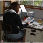 【相談】キャバクラで出会った彼の会社で働き始めたが、社員が私を「ペットちゃん」呼ばわりして仕事を回してくれない！