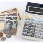 【イラッとする話】某有名店に食事に行ったら、お会計が自分で計算したよりも1000円高かった。その店はレジもあるのに電卓で計算していてレシートもない。家に帰って計算しなおしてもやっぱり値段がおかしかったのでお店に電話をかけてみると…。