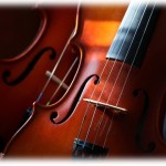 【スカッとする話】うちの親戚は仲がよく、本家だのなんだのっていう家柄でもない。なのに従兄弟の嫁が赤ちゃんを産んだ途端に「本家長男の嫁」を主張しだして、祖父から譲り受けた私のヴァイオリンを、本家のものだから私によこせと言ってきた。みんなで説得しても聞く耳を持たないので、私は知り合いのヴァイオリン工房で新人さんが適当に作った試作品を貰ってきて、祖父のだと嘘ついて献上。これで話は終わるはずだったんだけど…。