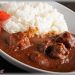 【和む】カレーに入れる肉について学食で盛り上がった。牛派「牛肉！」豚派「豚肉！」鶏派の自分は笑いながら見ていたんだけど・・・
