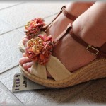 【泥ママ】2時間無料の駐車券を床に落としてしまい、娘が拾おうとしたら後ろに並んでた女が券をダンッ！と踏みつけた。「すみません、あなたの足の下に私の駐車券が・・・」と言ったら「はぁ？何も踏んでませんけど？！」