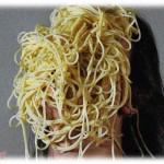 【イラッとする話】レストランでウェイトレスにスパゲティを頭にぶちまけられた。しかもそんな私を見てそのウェイトレスは…。