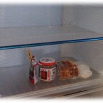 【イラッとする話】悪阻で歩けないのに冷蔵庫の中身を全部旦那が姑宅に持って行きやがった。産後すぐには旦那と姑が押しかけ居座り、お祝い御膳が出た日には…。もうこいつらいらないかな…。