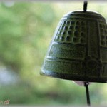 【三馬鹿】社宅の主婦３人組がうちにやってきた。「みつけた！ここよ！」「いやあ～」などと廊下で騒いでる。「お宅のこれ、気持ち悪いんですけどぉ～」