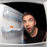 【愚痴】キッチンへ向かった旦那が冷蔵庫開けしばらく見た後溜息つきながらバタンと閉めた。続いてお風呂から出てきた小学生息子と幼稚園児がとった行動が・・・