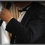 【唖然】学生時代の同級生の結婚式に出席したら、とんでもない式だった…！社内恋愛の末の結婚だったためそこの社員が全員出席、はっきり言ってブラック会社なんだけど社長がマイクを独占し、長い長いスピーチ、なかなかマイクを離さず完全に社長のワンマンショー…。後日談がまたとんでもなかった！！