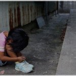 【虐待現場】騒音の苦情の110番通報を受け団地の部屋の前まで登っていくと女性のヒステリックな叫び声が聞こえてきた！