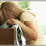 【ﾎﾟｶｰﾝ】うちの母が亡くなった時、亡くなったそばからｺﾄﾒ＆甥姪が勝手に母のクローゼットなどを漁って「これは私がもらう」「こんなのはｵｸでも売れないよね～」など好き放題…私の娘が泣きながら抵抗するも、「娘ちゃんだけおばあちゃんと海外旅行に行ったりしてずるいことしたんだからいいでしょ！」って…あんたの子供はうちの母の孫でもなんでもないんだが…