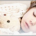 【戦慄】下の子が小さくて私と下の子、旦那と上の娘という別室で寝ていたんだけど、ある日のこと、いつもと変わらず学校から帰ってきていつも通り過ごしていつも通り「おやすみー！」と寝たはずの娘がなぜか意識不明に…！