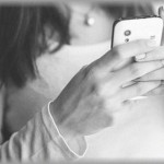 【怖い】夜中になると、母が携帯から家の固定電話に電話する。毎晩何回もワン切りだったりしばらく鳴らしたり・・・目が覚めた家族「何してんだよ！」母「知らない。かけてない。」