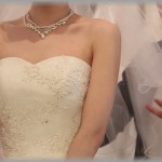 【クソトメコトメ予備軍】ブライダルフェアのバイトやっていてドレスの試着の手伝いもしていた。ある日来たカップルが家族連れで、新郎母と姉が新婦にあれこれ指図していた。