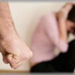 【修羅場】幼少期に母が他界、元々アル中だった父はDVに。ある日、いつものように殴られていたが、何故か覚醒。階段の踊り場で殴り合いになった。