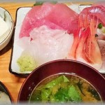 【賛否両論】店「醤油です」→旦那がお刺身にかけて食べたら中にはソースが入っていた。私「店員さん呼ぶ？」旦那「大丈夫！」