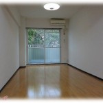 【愚痴】私が思春期くらいのとき両親は離婚危機で、なんとか持ち直したんだけど、最近妹から「当時はやばくて引っ越す物件見てまわった」という話をはじめて聞いた。私はしらなかったってことは、母親は私を置いていく気だったってことだよね…。