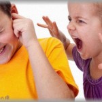 【友やめ】息子がいつも遊んでるA子の暴力が酷い。それを止めないAママにもうんざりしてFOしたら、Aママが周りに「やっぱり女の子同士で遊ばせなくちゃねー☆」と触れ回ってるらしいんだけど・・・