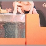 【冷めた話】彼女「あ、ほらほら、魚がいるよ」→公園の池を覗き込むと当然のように突き落とされた。極めつけは・・・