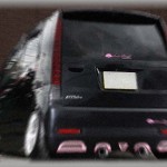 【DQN】DQN車が物凄い勢いでバックしてきて俺の車のスレスレ前で止まったと思ったら、ウンコ色ヘアの女が出てきて「おまえ今当ったよな？」