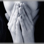 【とんでも】母親がパチスロで借金作り窃盗で捕まるほどの糞で小さい頃からこの母親になぐられ否定されて生きてきた。父親は当然離婚し、母と縁も切れた。その後結婚することになり、役所に行ったら大変な事実を知った。