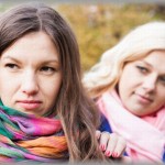 【カチムカ】某展覧会に行って高価な図録を買った。一緒に行った奴「買うの？ラッキー♪貸してね！」→とてつもなく面倒な事に・・・