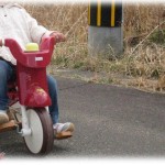 【愚痴】近所にうちの子と漢字まで同じ名前の子がいて、そのママとそのことで話したこともあった。なのにその子がうちの子の三輪車に乗ってるのを見て言った言葉が…。それ言う必要ある？