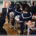 【親】中3の息子の参観日に行ったらクラスの男子が「ママ見ているから頑張れ。ママーママー」と私が見せ物状態になった→相手の親に電話して謝らせようとしたら逆切れされた。