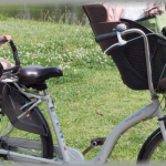 【衝撃】同じマンションの住人ママ「平日の間だけ電動自転車を貸して！子どもを載せて坂道を登るのは大変なんです！」私（誰だよ・・・）