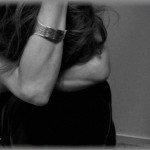 【閲覧注意】マンションの同じ階の人が育児ノイローゼで夜中に駐車場うろうろしたり奇声発したりしてた。すると数日後、恐ろしい結果に・・・