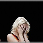 【察して】母が他界し、ショックで抜け殻になった。誰にも会いたくないし連絡したくなくて、当時付き合っていた彼にも連絡しない日が続いた。すると・・・