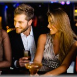 【黒い過去】専門学校に行くという名目のもと東京へ出て遊びまくってた。週に1度は知らない男と関係を持っていたある日、友達3人と車で出掛けたら、前と後ろを車で挟まれ身動きがとれない状況に。車から8人のチンピラ風の男たちが出てきてとんでもない二択を迫られた。