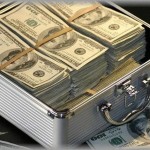 【強烈な馬鹿ママ】子供の同級生母の中に成金グループがいた。送迎の時にディオールとかシャネルとかをロゴを見せびらかすよう着たり他のママさんたちの服を見て笑っていたのだが・・・