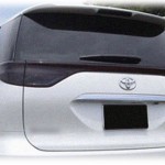 【GJ】深夜家に帰るとフルスモークの車が停まってた。車庫入れに邪魔だったから警察を呼んだらすぐ来てくれたんだけど、なんか様子がおかしくて、すぐもう一台パトがきた。なんだろうと窓から様子を伺うと…。