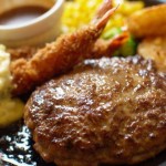 【相談】社会人になって初めての給料で初めてファミレスでハンバーグを注文したはいいけど食べ方が分からない･･･