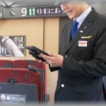 【ずうずうしい話】新幹線の指定席へ行くとDQNっぽい親子が座ってて「早い者勝ちに決まってるでしょ！」車掌さんに相談すると「ではお客様には代わりの席を」と私に個室グリーン車を用意してくれた。それを聞いたDQN「仕方ないわね～私がそっちに移動してあげるｗｗ」　→　結果