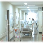 【修羅場】ある日の深夜、母親から妹が車にはねられ救急車で運ばれたと連絡が来た。慌てて病院に向かうと元気に泣き叫ぶ妹の姿が。そもそもなぜこんなことになったのか聞くと…。アホだなぁｗｗ→スレ民「あのさぁ…」