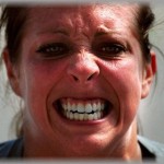 【いびり？】レジに並んでいたら、前のいた人「すいません、キッチンペーパー取ってきますね」姑らしき人「わかったわ」→すぐになにか小声で話し始め・・・