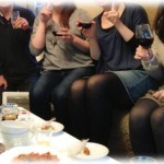 【クズ】旦那が人をすぐ家に招く。やめてといってもやめない。そのくせ自分は皿1枚運ばない。私の食べるものさえ食い散らかす。ある日朝起きたら「会社の若い奴が8人くらいくるから」と言われた私は…。