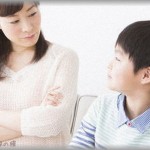 【衝撃体験】妹ばかり贔屓して、俺にはつらく当たってた母親が「妹は可愛いのにお兄ちゃんは欲張りでひねくれ者」と言っているのを聞いて幼心にショックを受け、高校生にもなると母親とほとんど口を利かなくなった。ところがある日、昔のビデオテープを見てみて愕然！！